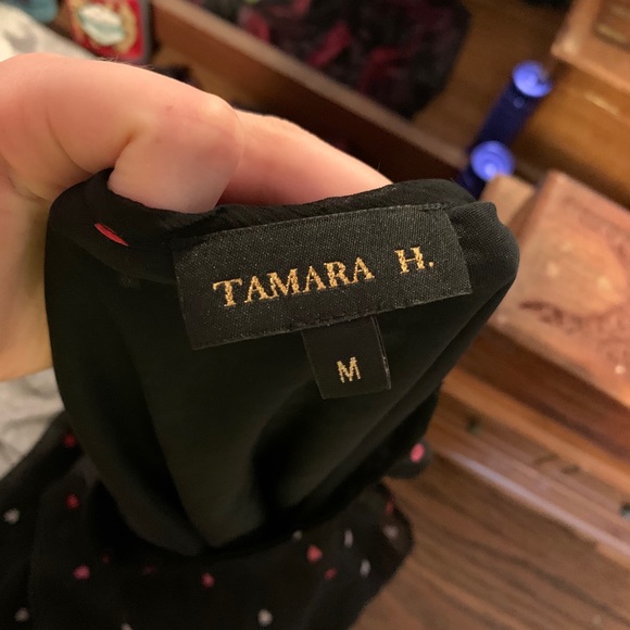 Women’s glory black shirt with hearts. - Picture 2 of 2